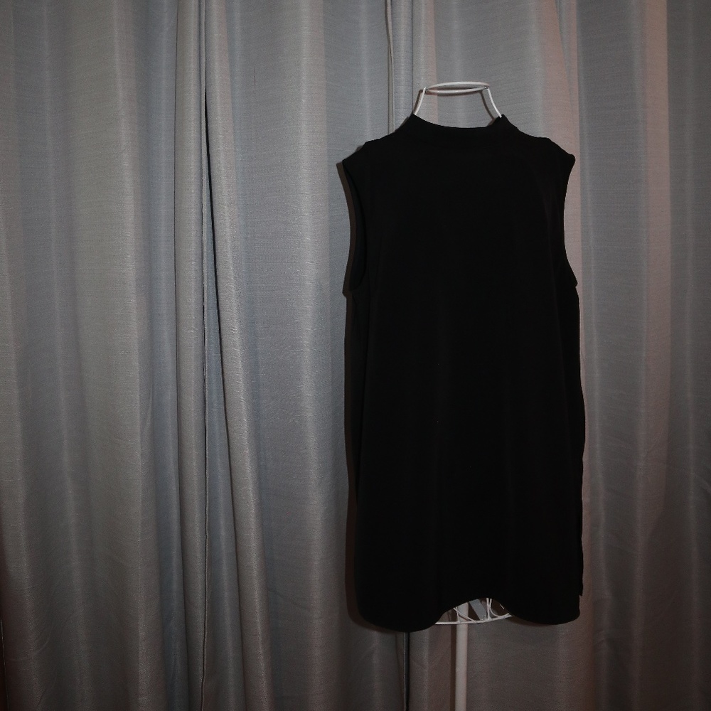 Simple Black Sleeveless Top